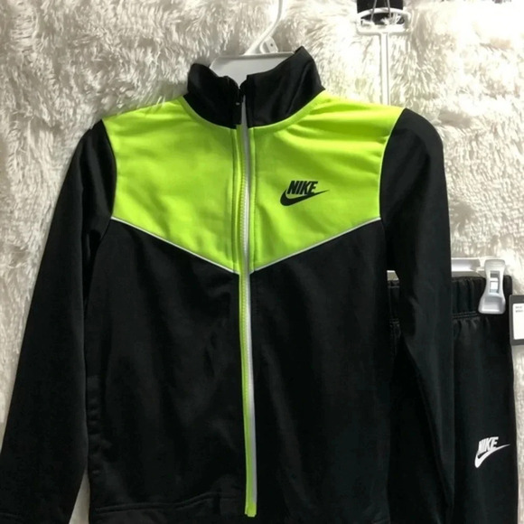 Nike boys joggers set NWT activewear sportswear streetwear - Picture 2 of 5